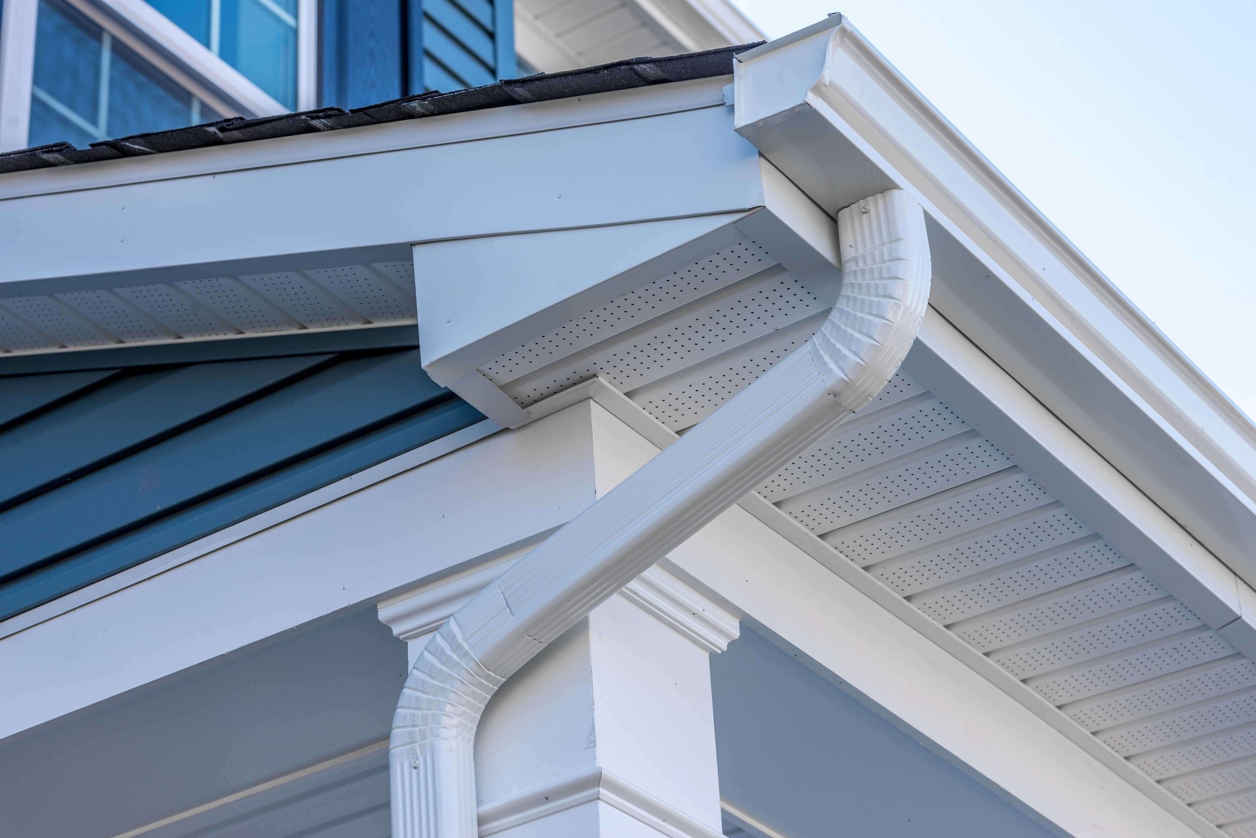 Cheap and durable vinyl gutters installation in Lansing